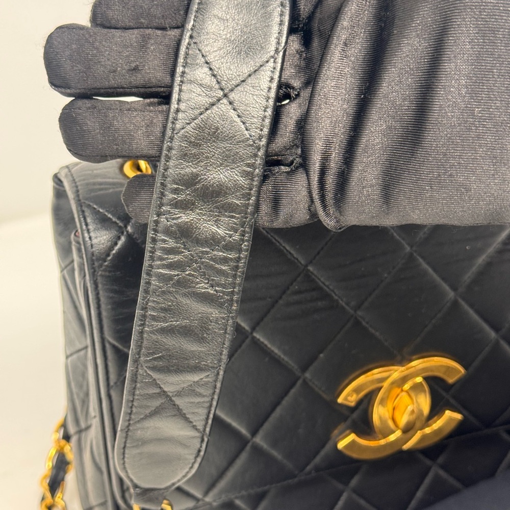 💯💎Authentic💎CHANEL Rare Black Lambskin XL CC Quilted Flap Bag 24k GP Hardware - Picture 8 of 13